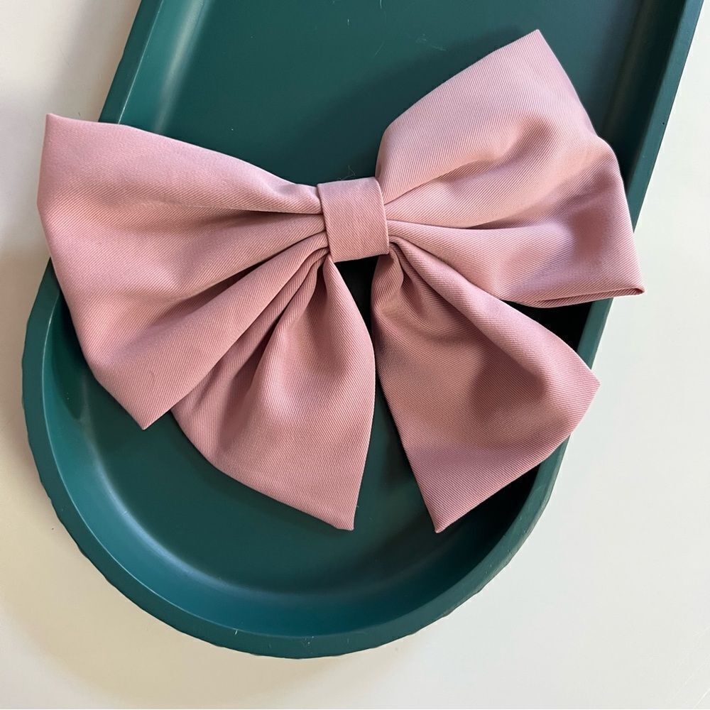 NWOT XL Mauve Pale Pink Oversized Hair Bow Barette Clip